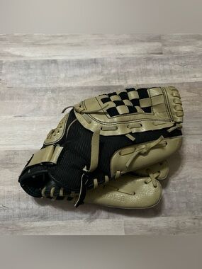 Adidas Easy Close TAN/BLK Baseball Glove TS1200BB Synthetic Leather 12" RHT Mitt